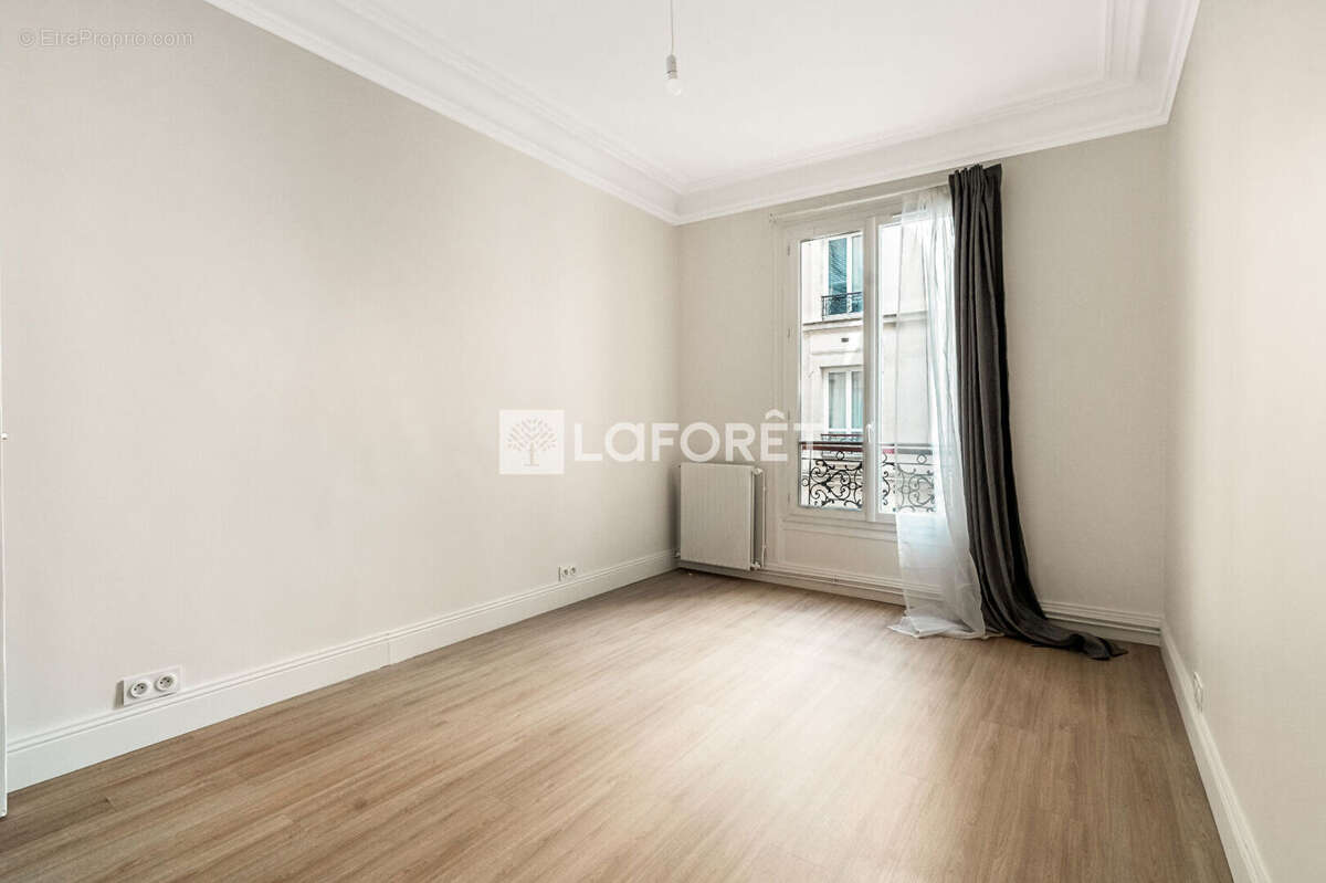 Appartement à PARIS-17E