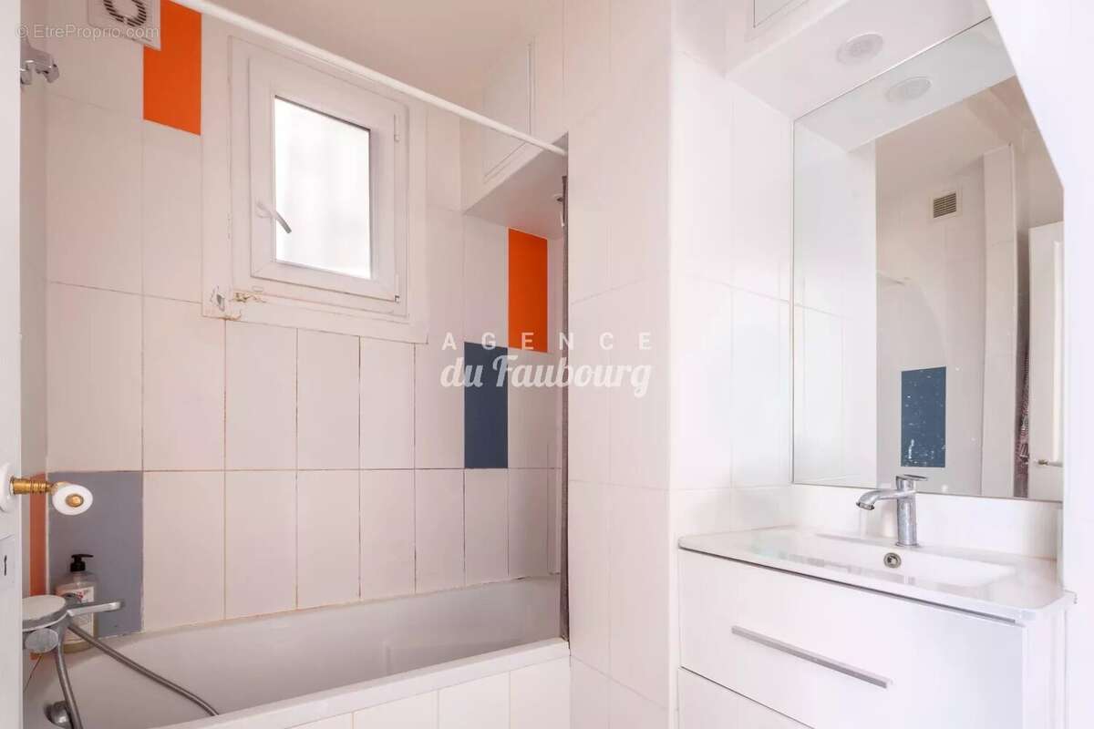 Appartement à PARIS-10E