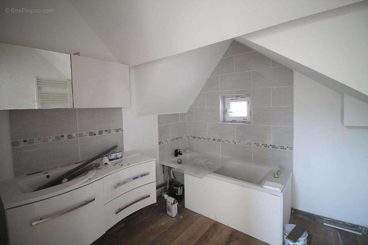 Appartement à MONTIGNY-EN-GOHELLE