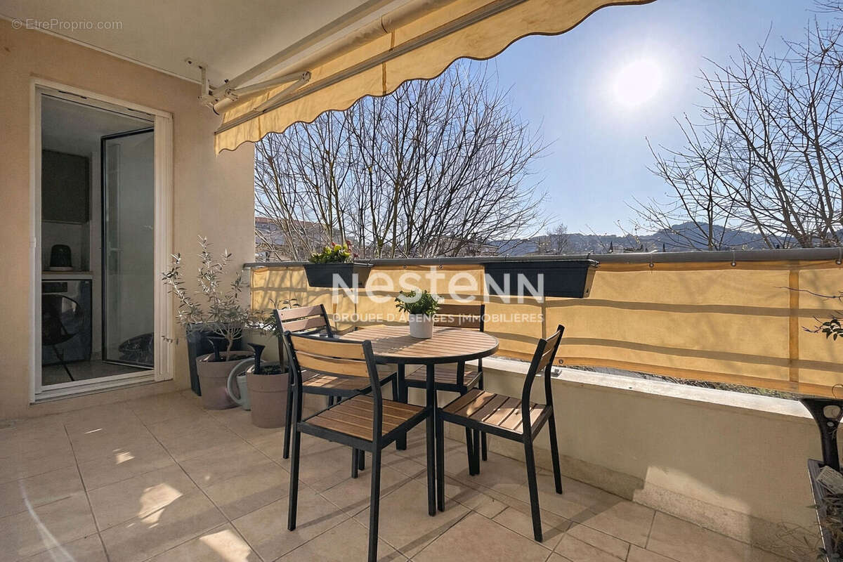 Appartement à VALLAURIS