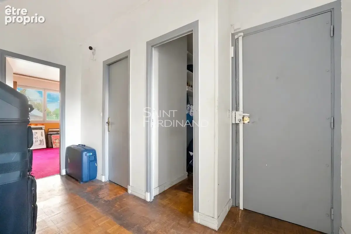 Paris 20ème Pelleport. Rue du Surmelin. 4 pièces 3 chambres Balcon et Parking inclus. Rare. - photo 5