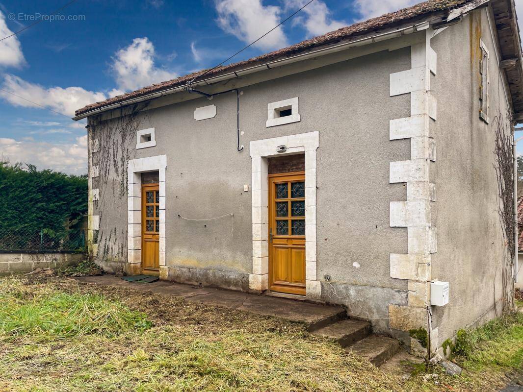 Maison à SAINT-GERMAIN-DU-SALEMBRE
