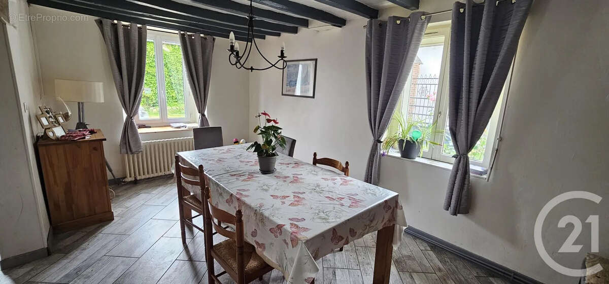 Maison à ALLUYES