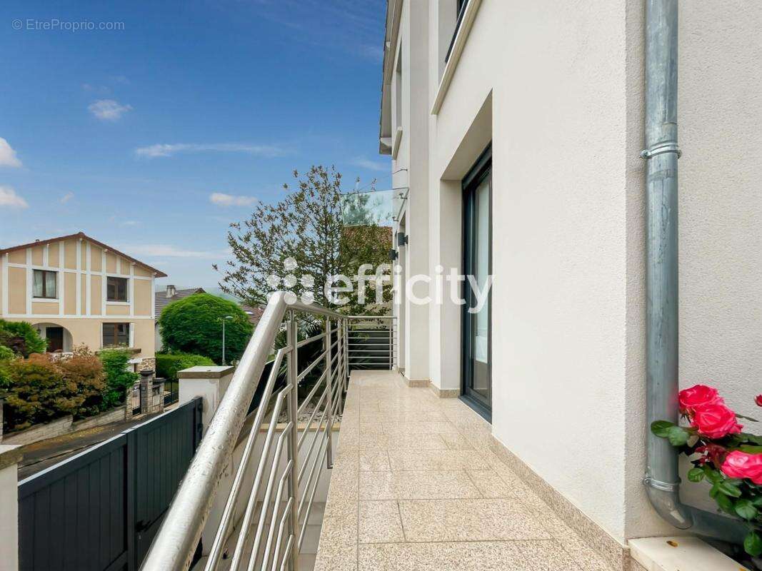 Maison 150 m² à Chaville  - photo 15