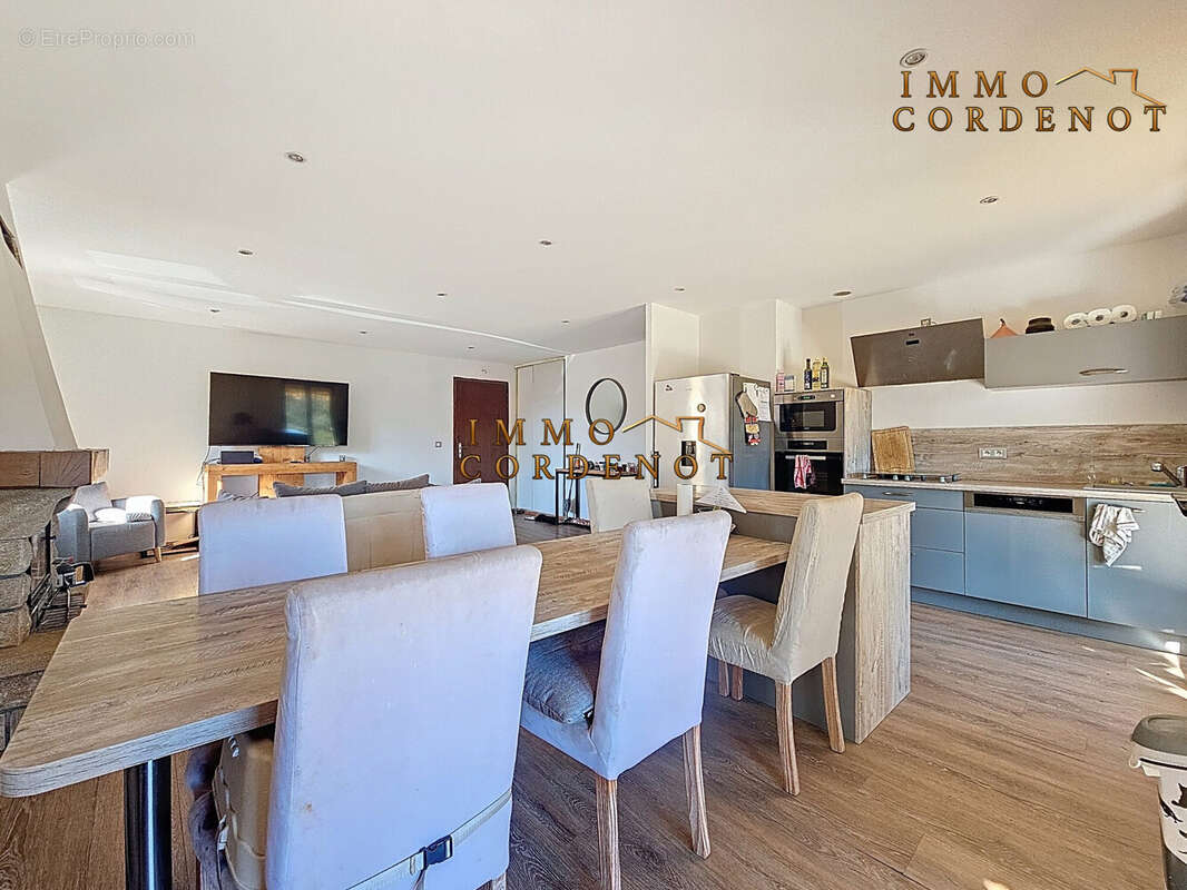 Maison à FORCALQUEIRET