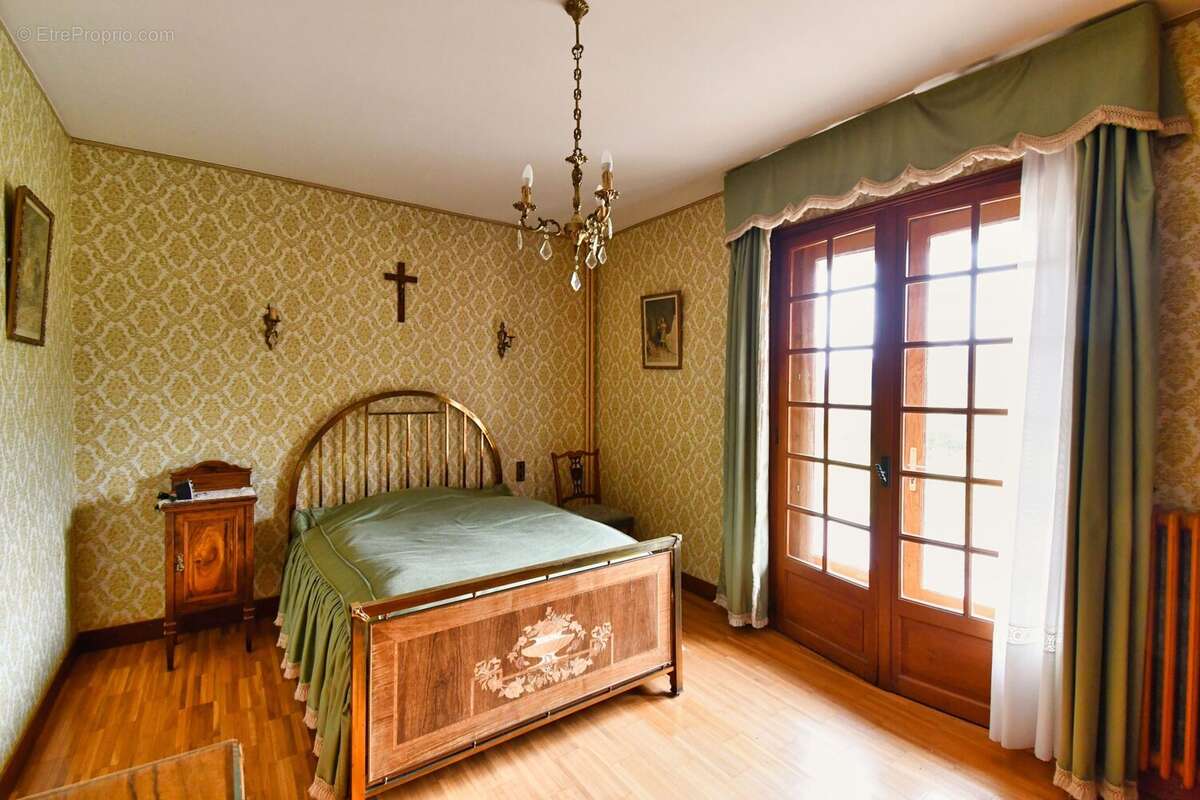 Maison 185 m² à Saint-Prix  - photo 7