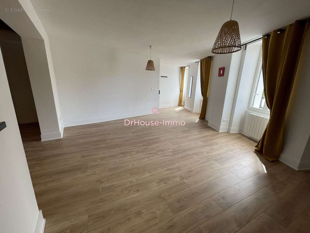 Appartement à SAINT-DOULCHARD
