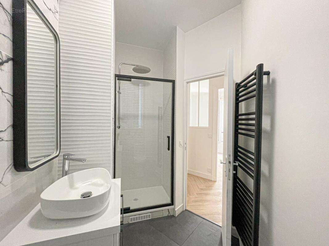 Appartement à PARIS-10E