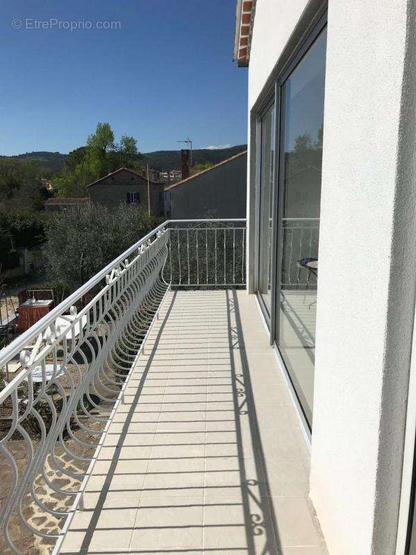 Maison à SAINT-JULIEN-LES-ROSIERS