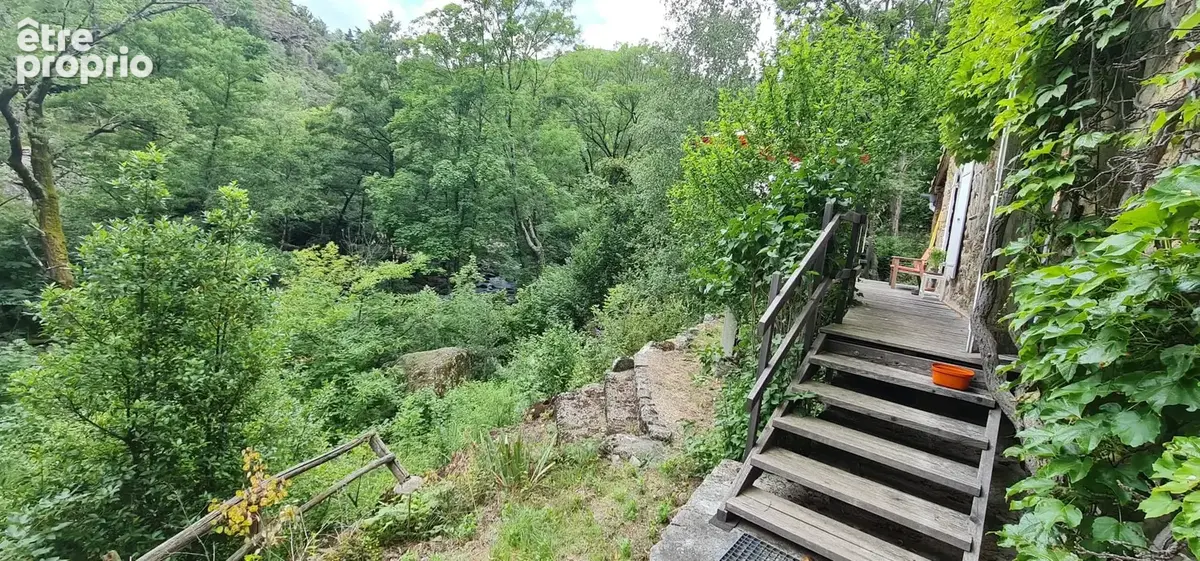 Maison et jardin en bordure de rivière - à rafraîchir - bon toit - photo 19
