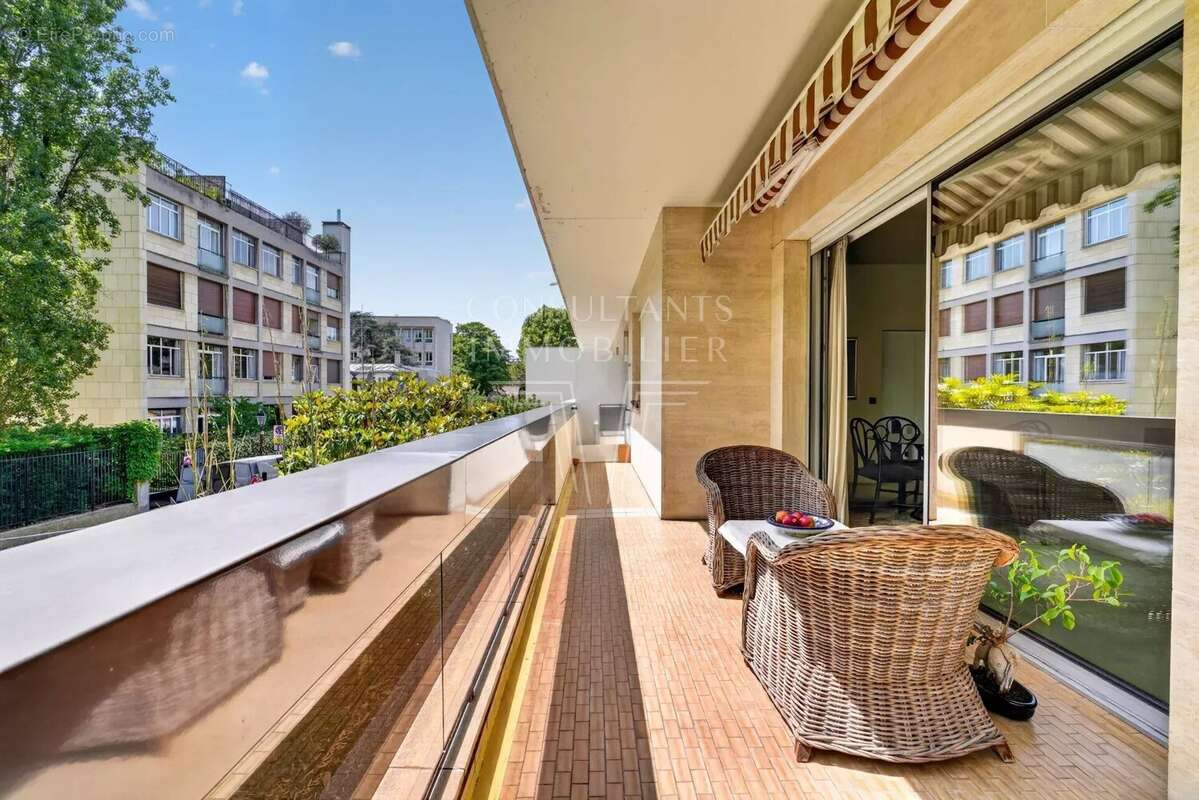 Appartement à NEUILLY-SUR-SEINE