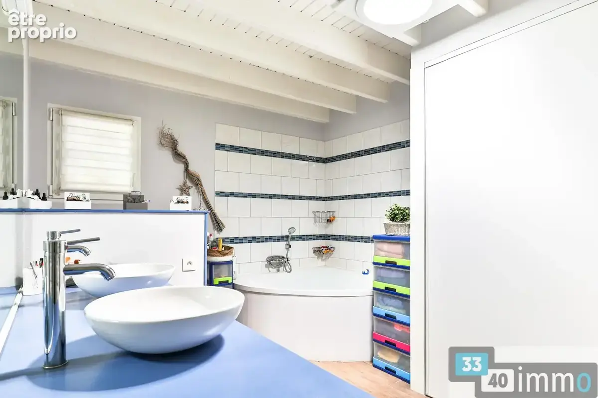 Salles centre - maison 150m2 + grange 100m2 - piscine & jacuzzi - 1800m2 - photo 10
