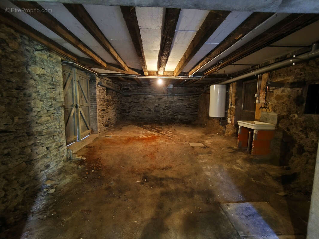 Maison à DECAZEVILLE