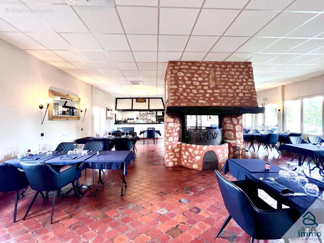 Commerce à NIEUIL-L'ESPOIR