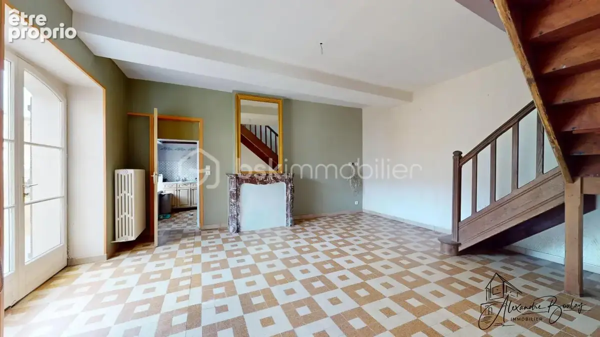 Maison en pierre à rénover – 141 m² – Dépendances – Terrain clos 645 m² - photo 5