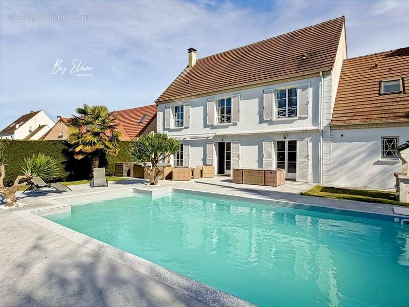 Maison à CLAYE-SOUILLY