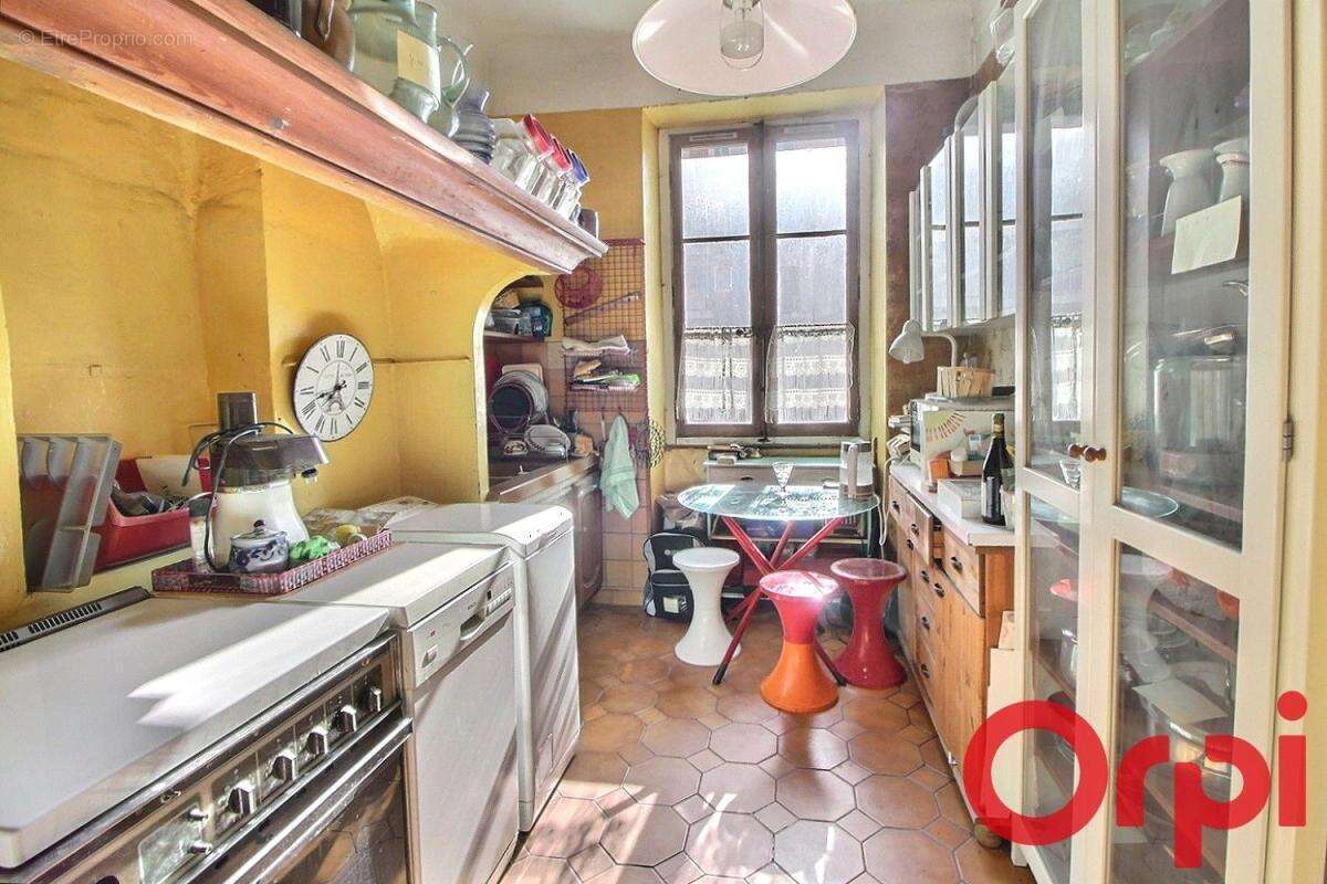 Appartement à MARSEILLE-1E