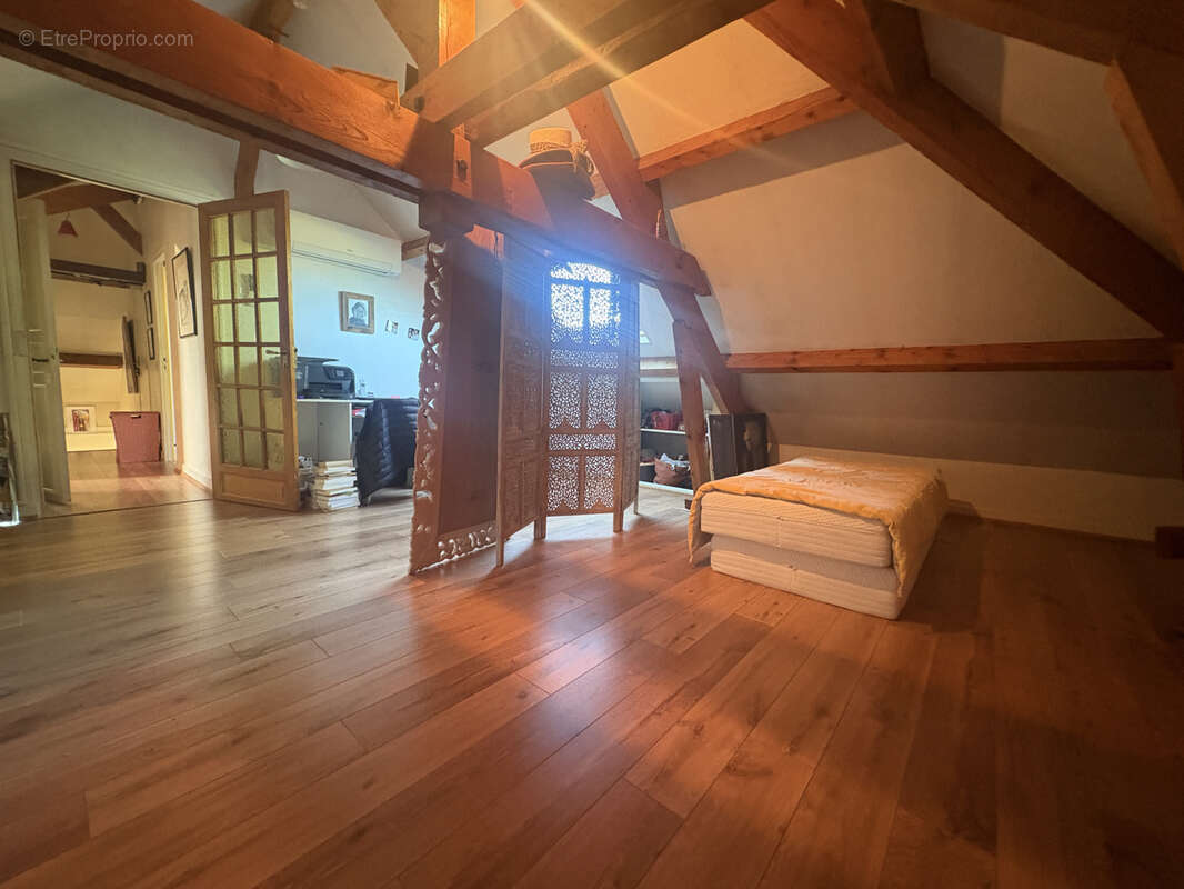 Maison à SAINT-JULIEN-LES-VILLAS