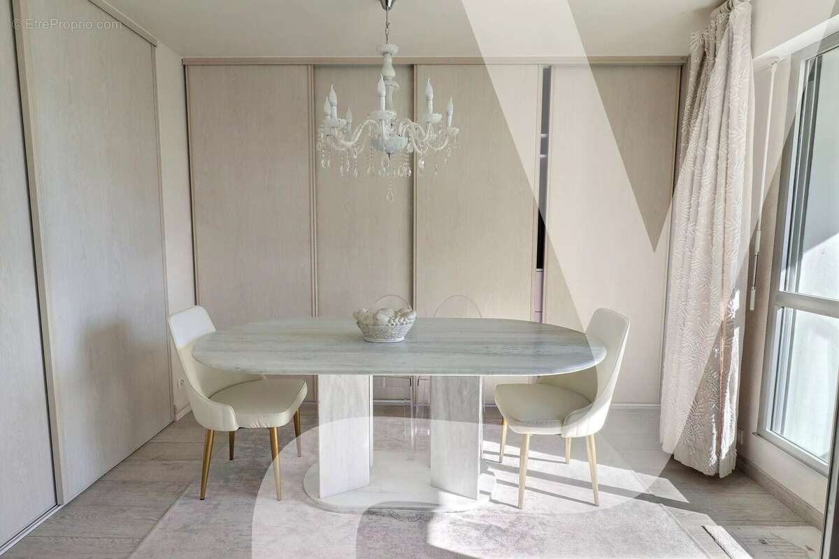 Appartement à PARIS-12E