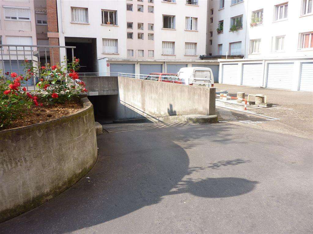 Parking à LYON-6E