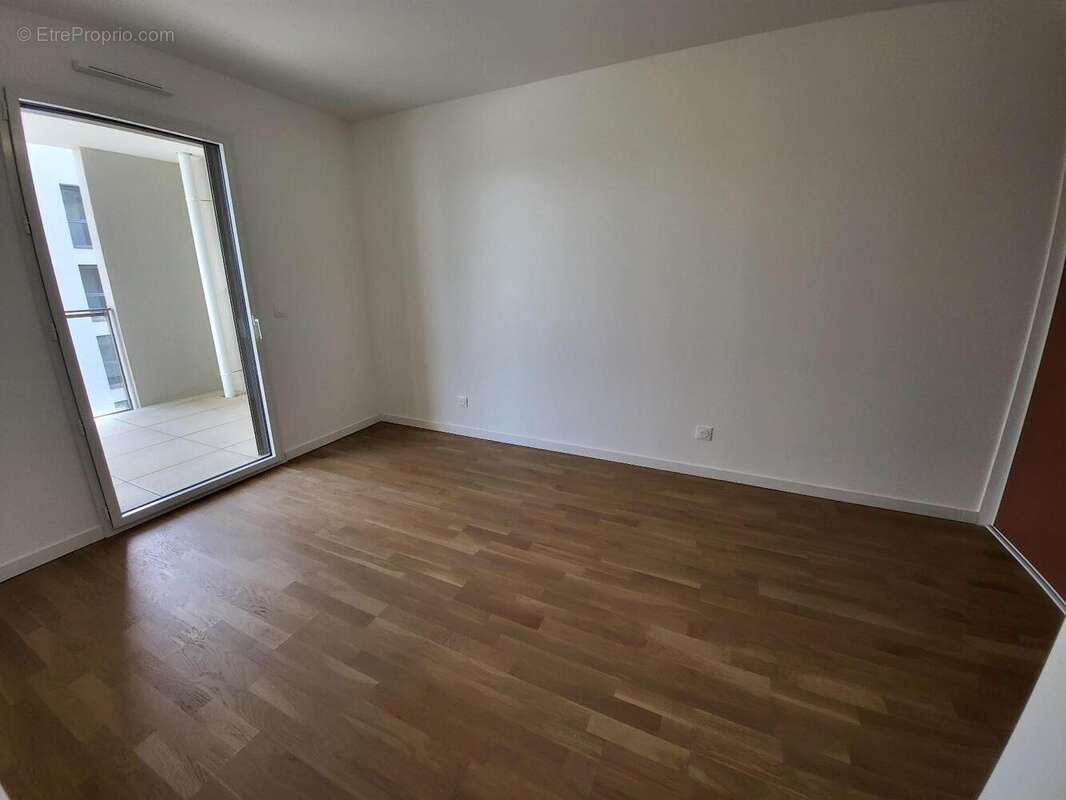   - Appartement à SAINT-CYR-AU-MONT-D'OR