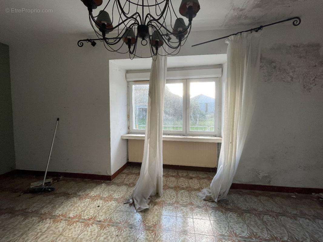 Maison à BUSSIERE-GALANT