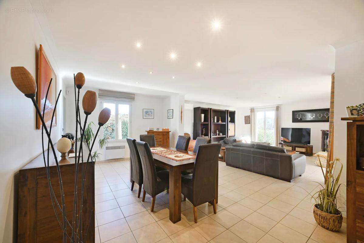 Maison à SAINT-GILLES