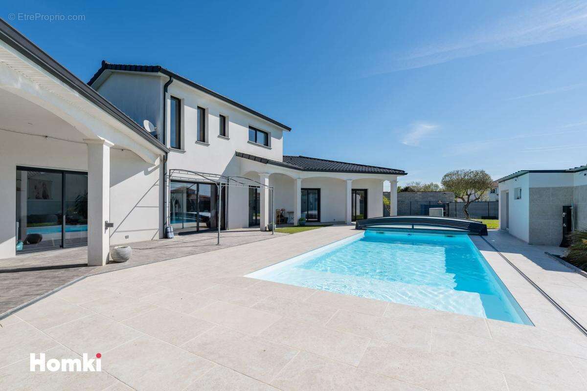 Maison à LAMASQUERE