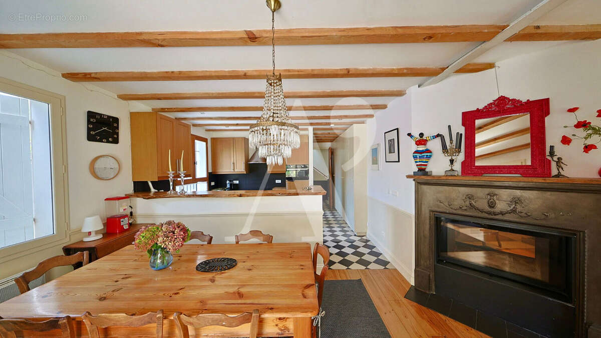 Maison à SAINT-JULIEN-EN-BORN