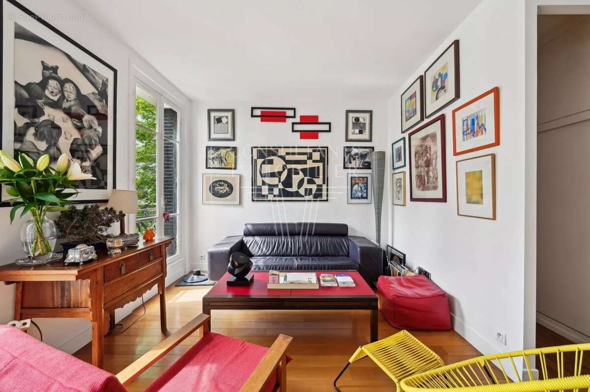 Appartement à PARIS-16E