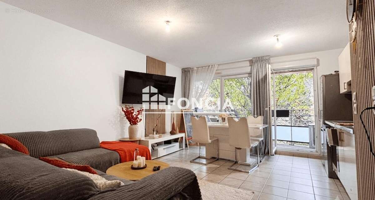 MARSEILLE - Appartement T2 avec Terrasse Ascenseur et Parking privé - Parfait état - photo 5