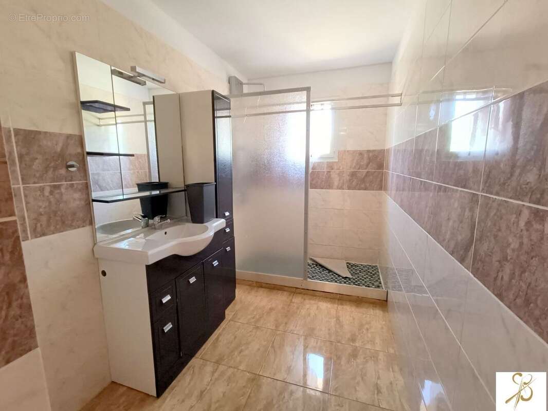 Maison 78 m² à Salernes  - photo 6