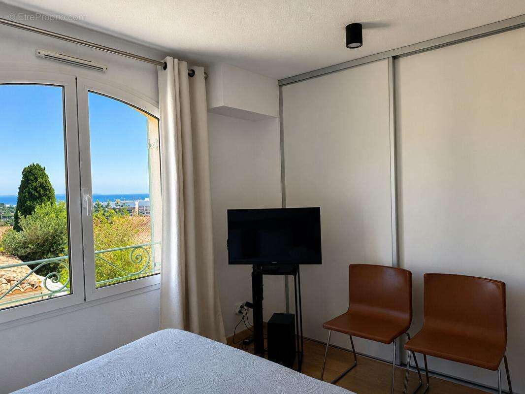 Appartement à BORMES-LES-MIMOSAS
