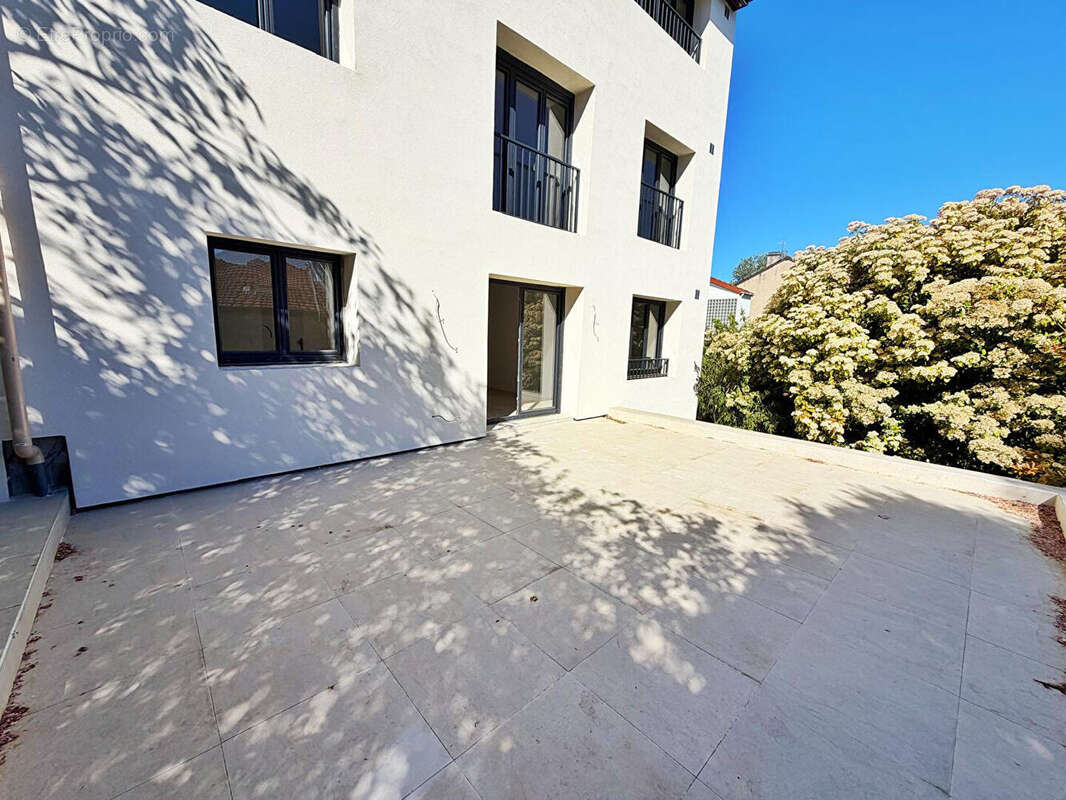 Appartement à NANTERRE