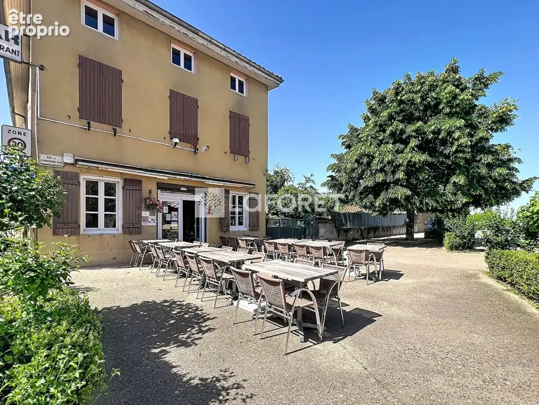 Commerce à SAINT-MARTIN-BELLE-ROCHE