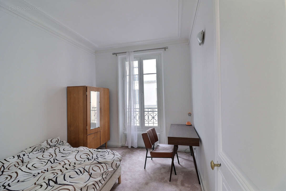 Appartement à PARIS-14E