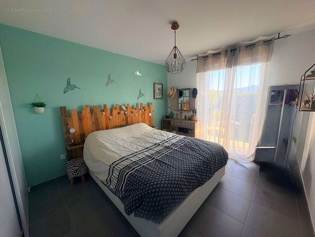 Appartement à PUGET-SUR-ARGENS