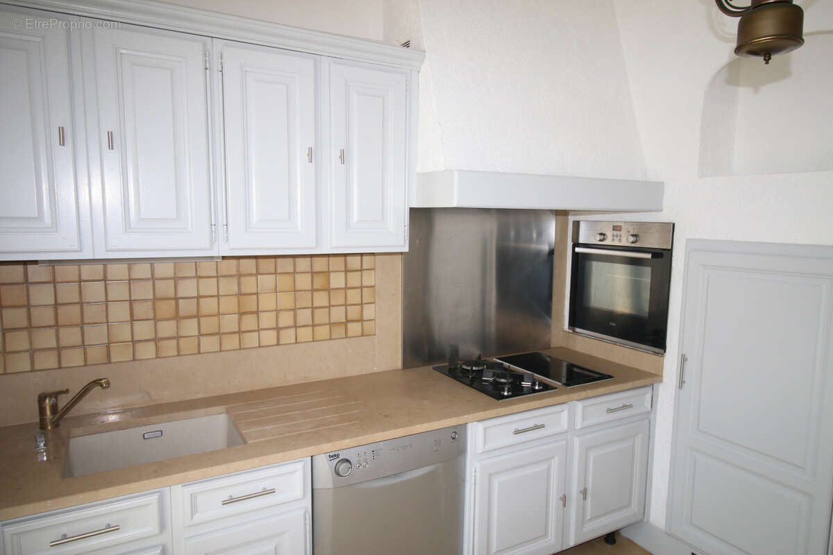 Maison à FONTVIEILLE