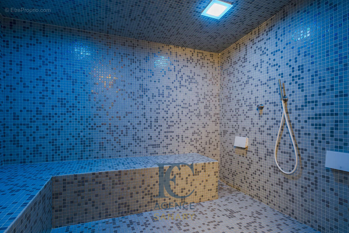 Maison à LE CASTELLET