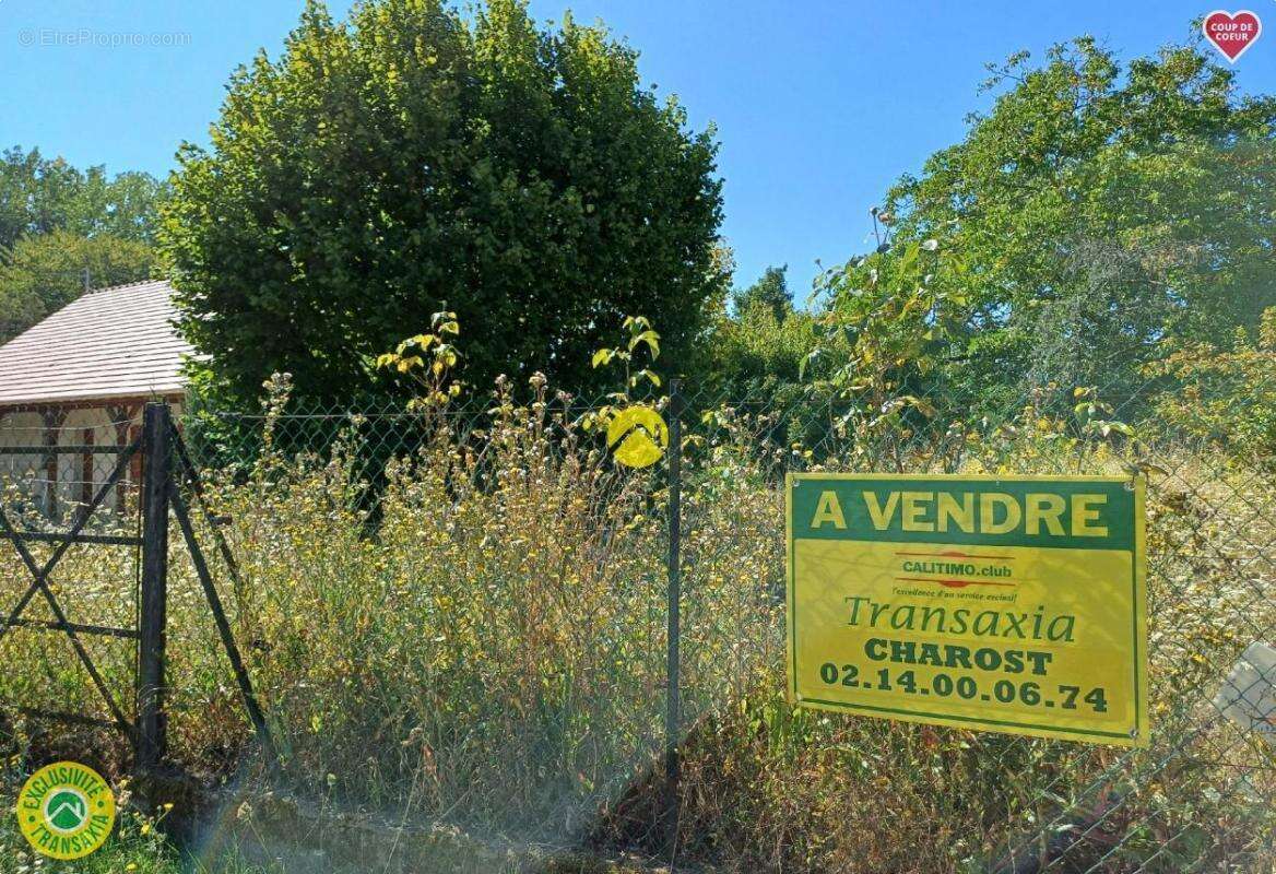 Terrain à CHAROST