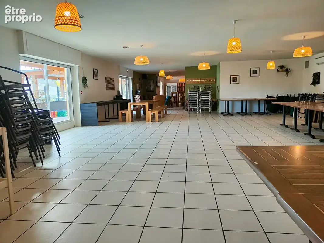 Local commercial Dissay 355 m2 - photo 4