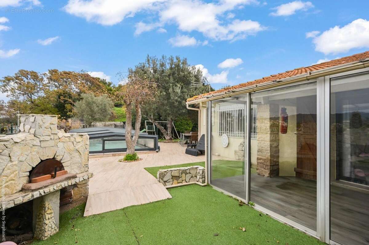 Photo 2 - Maison à MARSEILLE-13E