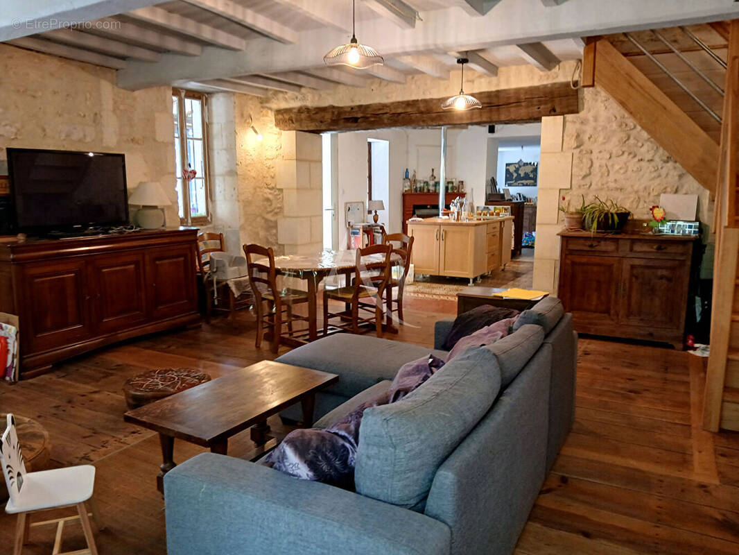 Maison à CHAMPAGNOLLES