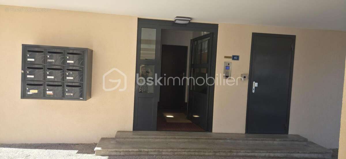 Coup de cœur - Appartement 3 pièces 58 M2 rénové, meublé et pret a vivre - photo 11