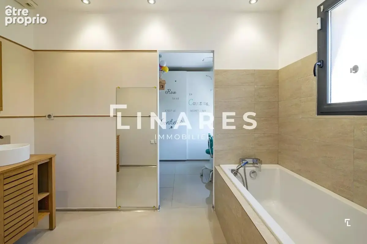 CALIFORNIA FAMILY - Villa T5 de 164m²  - Terrain de 820m² - Jardin/Piscine - Terrasse - Double garage - Atelier - 13190 Allauch - photo 13