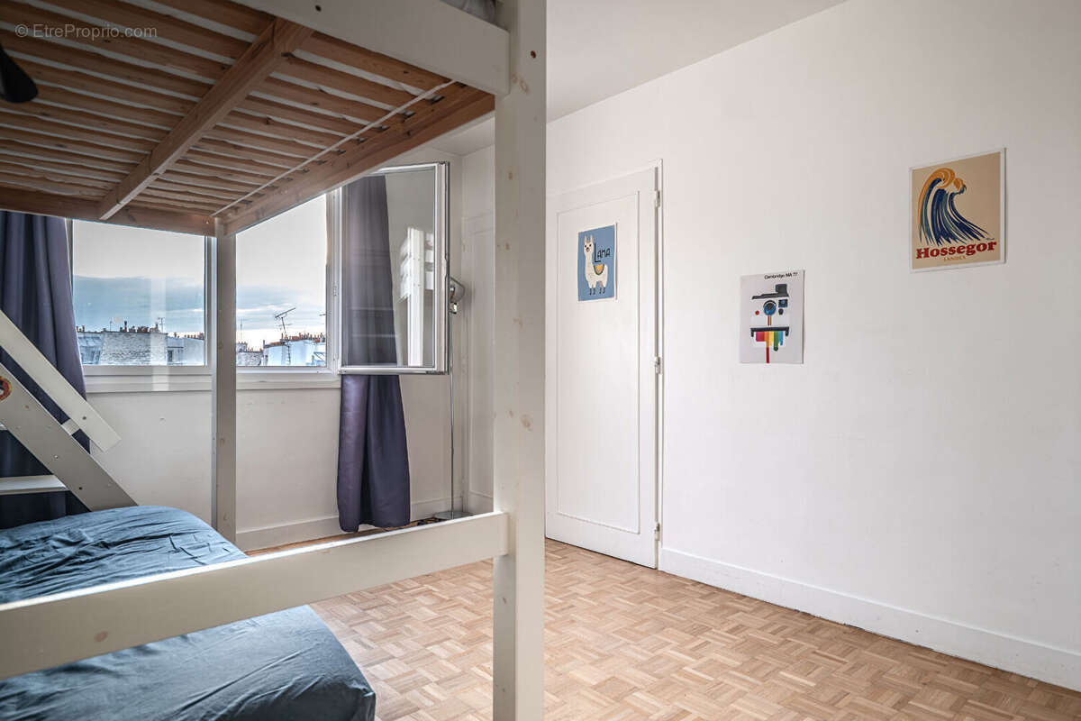 Appartement à PARIS-17E