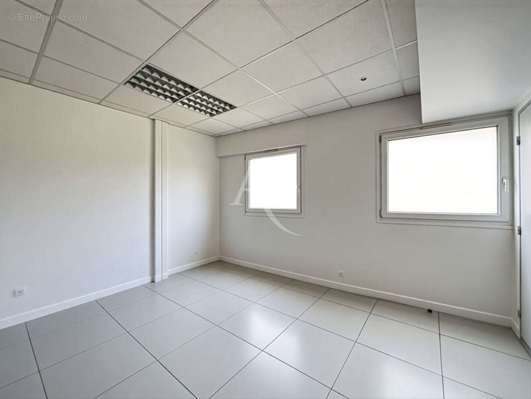 Commerce à IVRY-SUR-SEINE