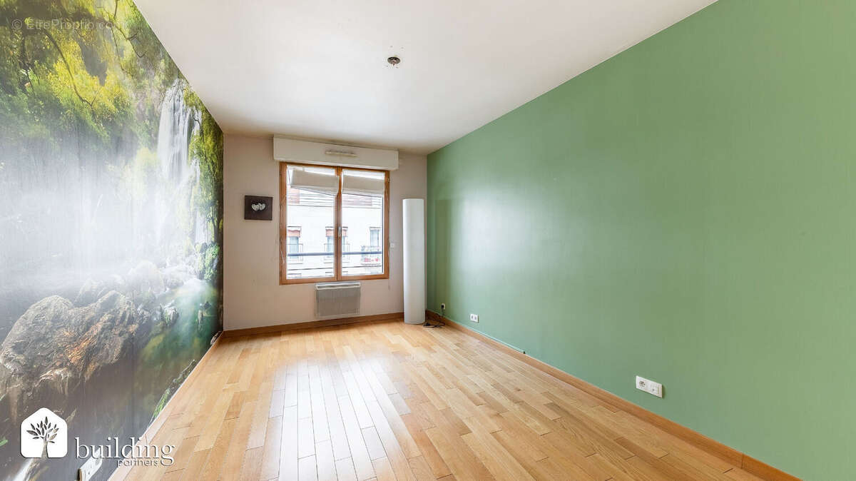À vendre - Levallois-Perret Centre Mairie - Appartement 5 pièces avec balcon de 127 m² - photo 9