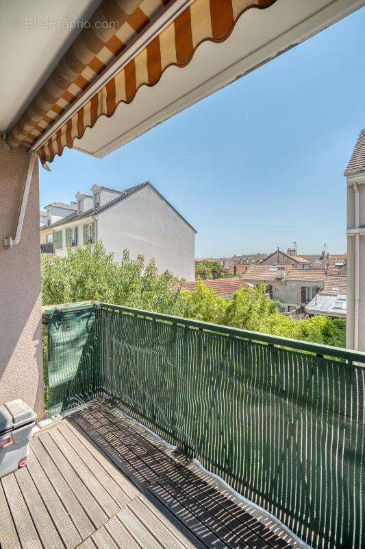 Appartement à HOUILLES