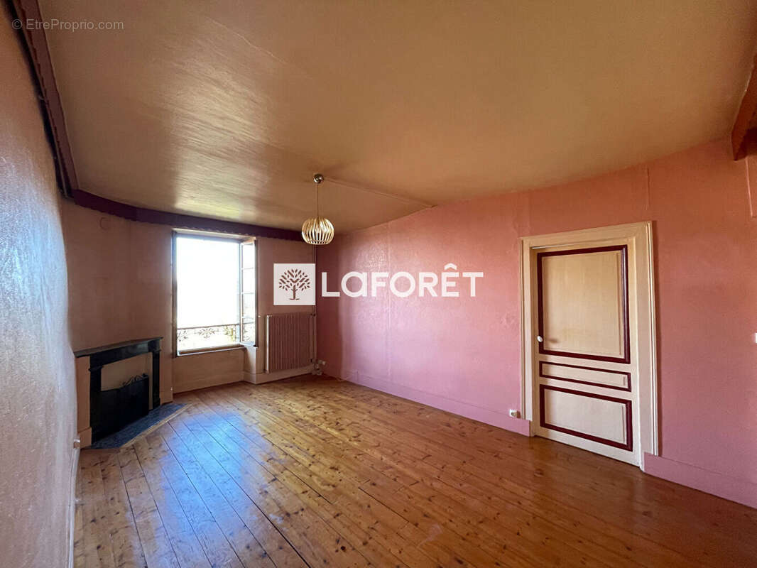 Maison à LONS-LE-SAUNIER